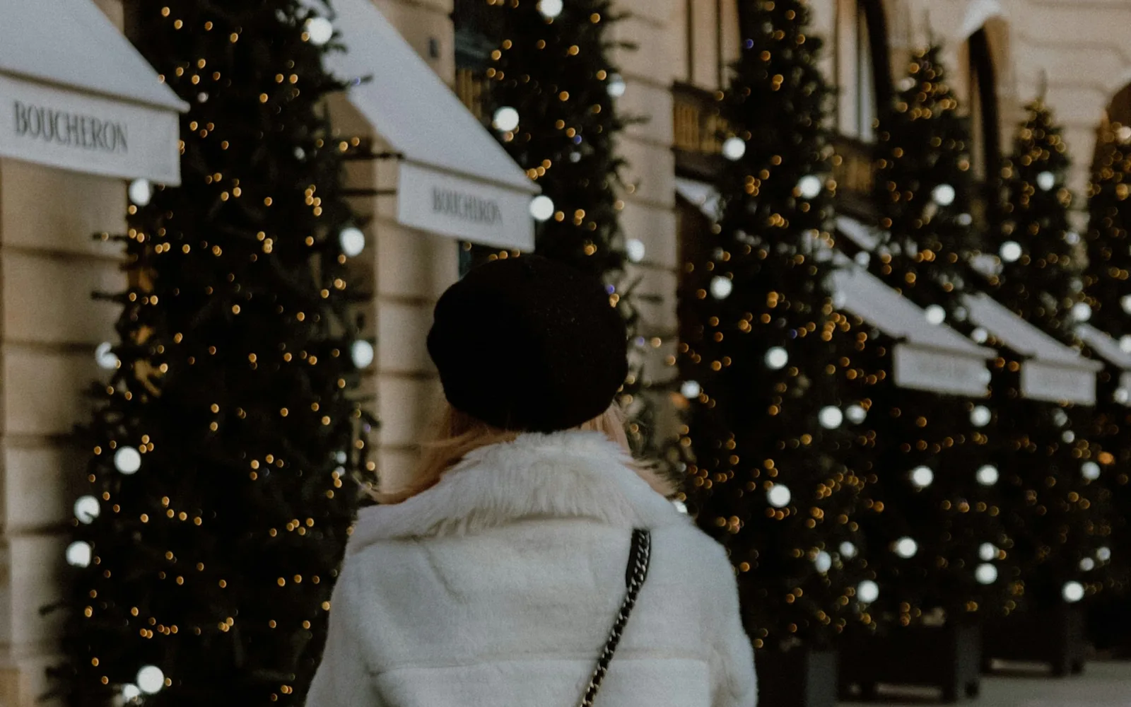 Accompagnement d'une cliente, boutiques de la place Vendôme